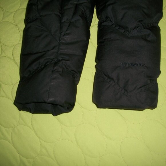 Patagonia Women's Black Down Puffer Coat with Hood - Picture 6 of 16